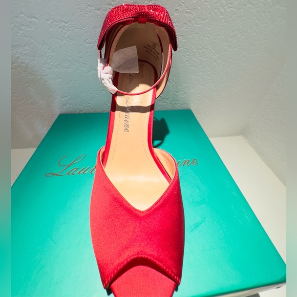 NWT Lauren Lorraine Sparkling Red Satin Bow Fling Open Toe Heels - Picture 6 of 7